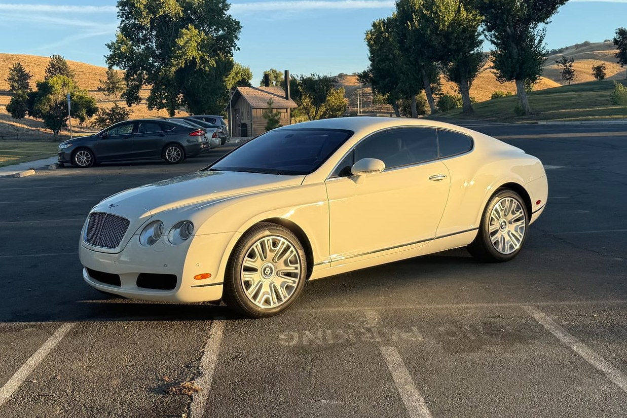 2005 Bentley Continental GT coupe